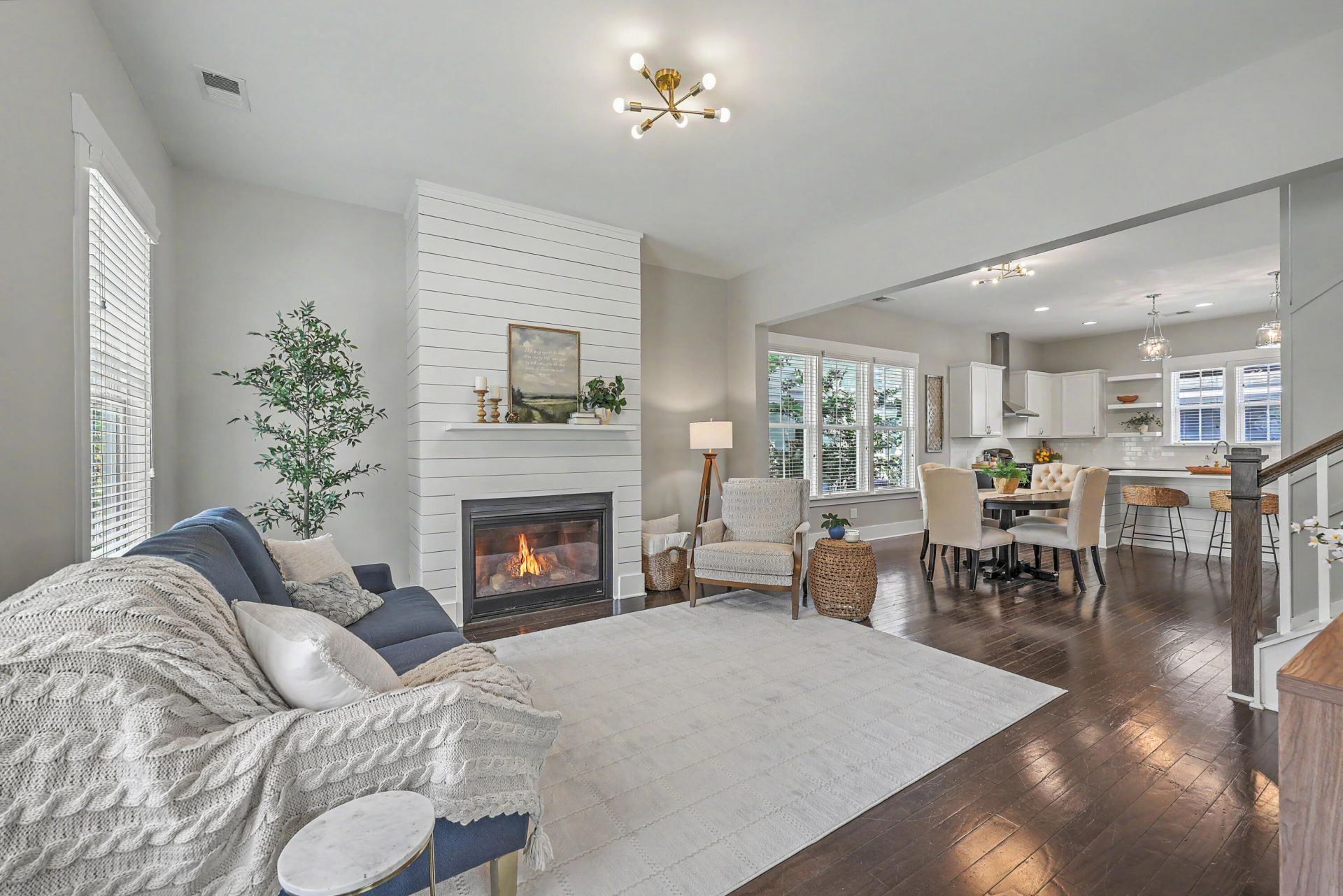 102 Ilderton Street Photo 8