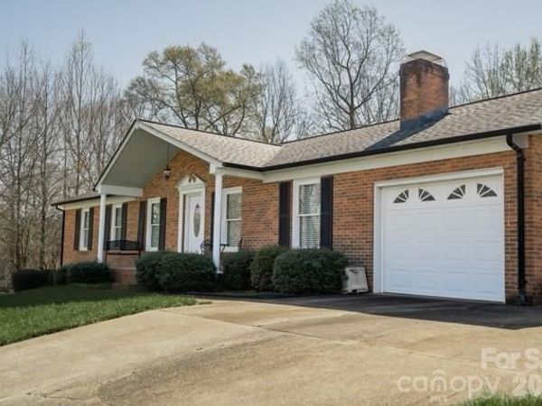 2465 Wellington Drive, Gastonia, NC 28054