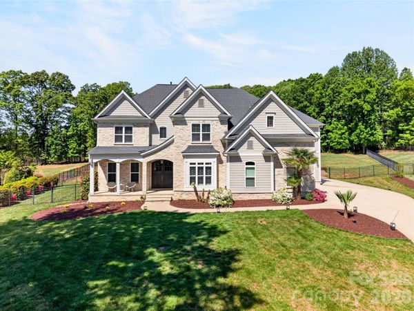 121 Leeward Shoals Lane, Mooresville, NC 28117