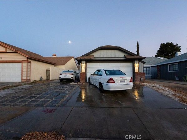 37630 12th E, Palmdale, CA 93550