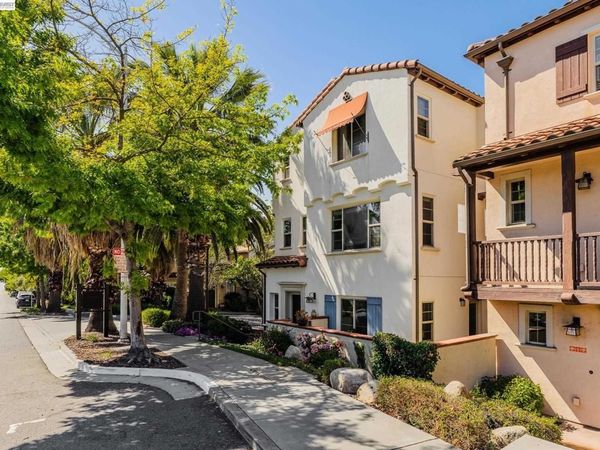 908 Smith Ln, Milpitas, CA 95035