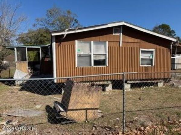 5525 VALDURA Avenue, Jacksonville, FL 32244