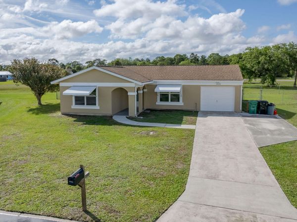 2042 SE Oxmoor Terrace, Port St. Lucie, FL 34952