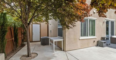 9848 Porto Bay Dr, Elk Grove, CA 95757 Photo