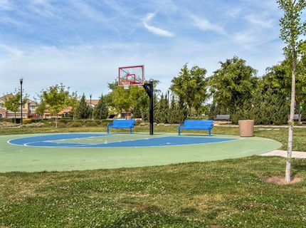 9848 Porto Bay Dr, Elk Grove, CA 95757 Photo