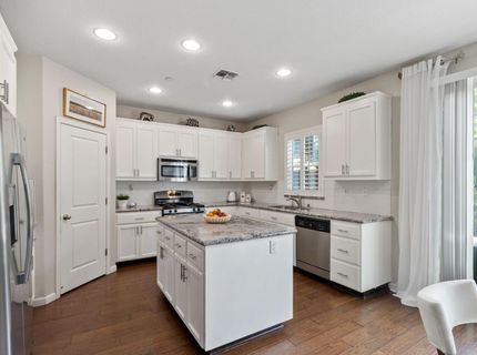 9848 Porto Bay Dr, Elk Grove, CA 95757 Photo