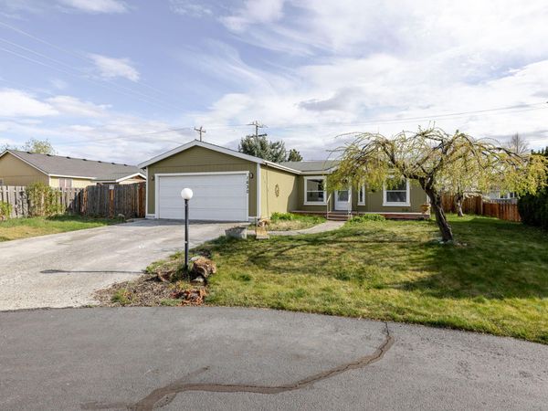 1630 NE 6th, Redmond, OR 97756