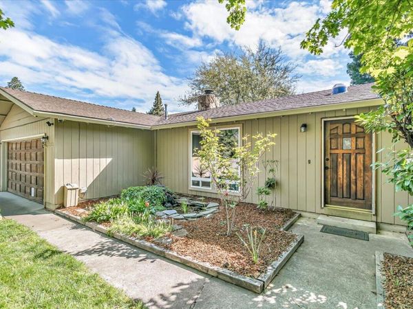 1883 S Peach Street, Medford, OR 97501