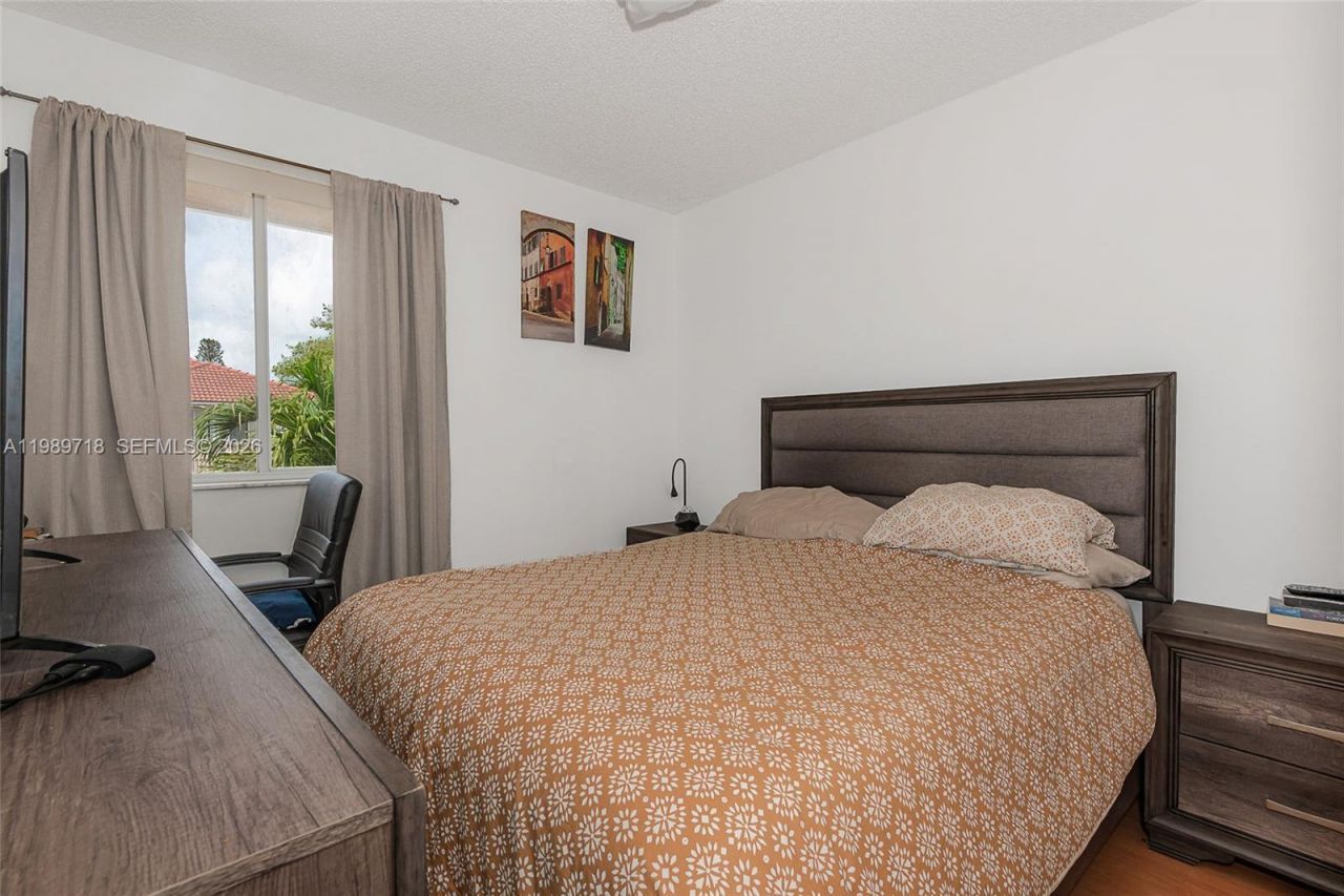 17757 SW 141st Ct, Miami, FL 33177 Photo