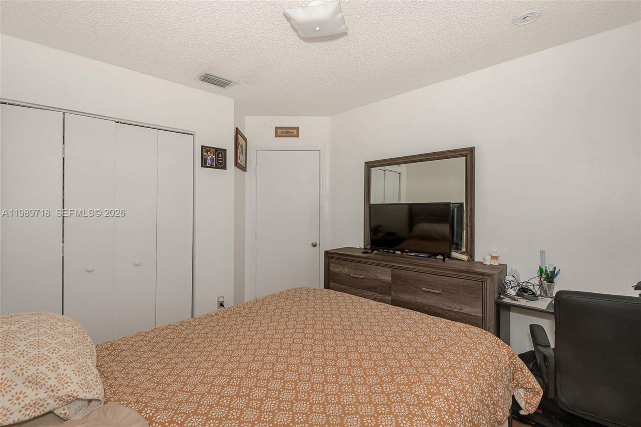 17757 SW 141st Ct, Miami, FL 33177 Photo