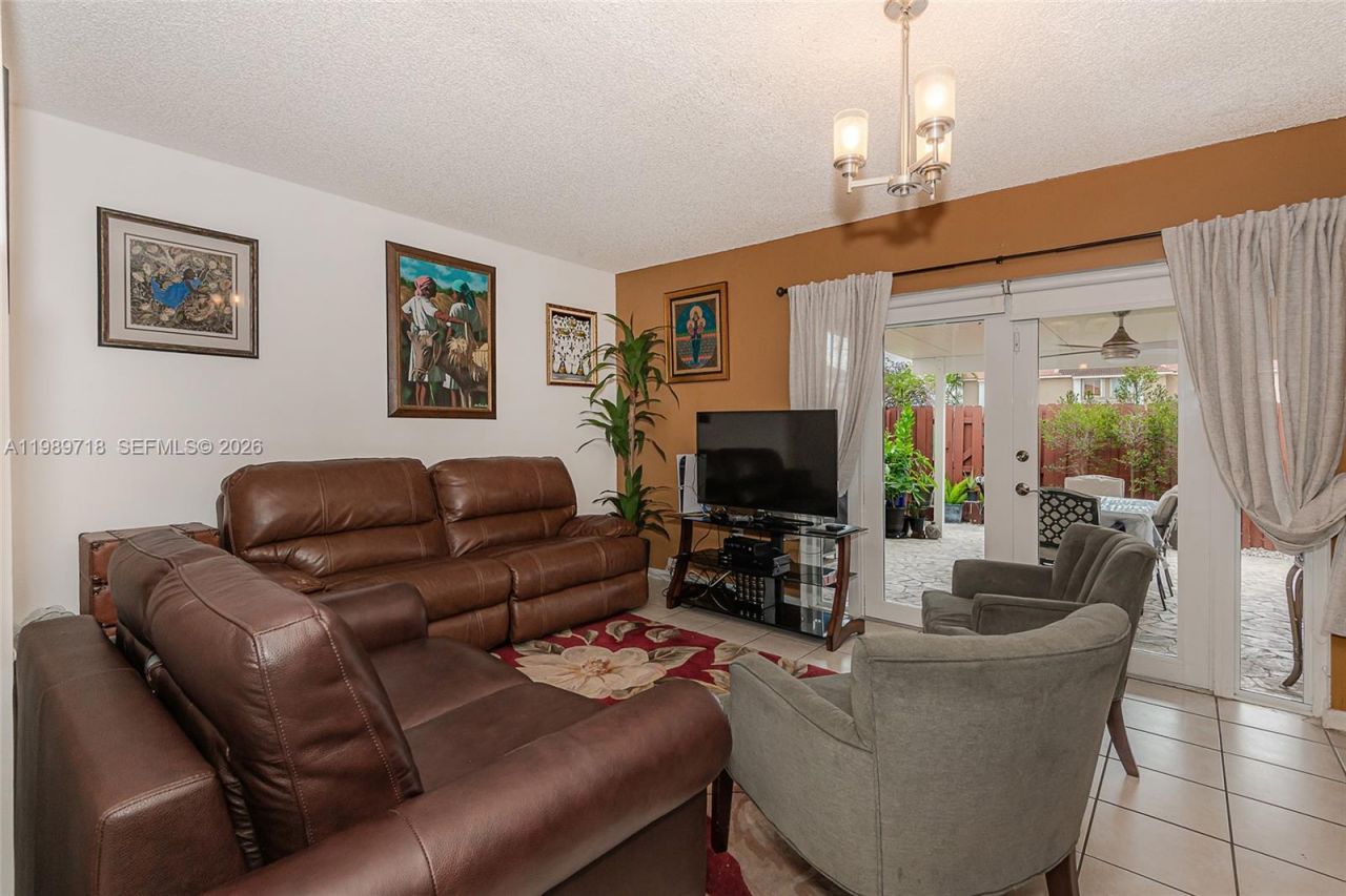 17757 SW 141st Ct, Miami, FL 33177 Photo