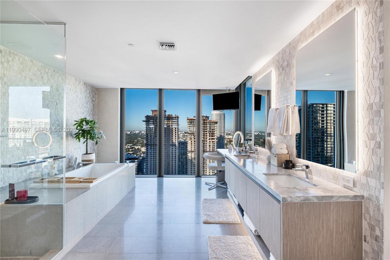 68 SE 6th St, Unit 3711, Miami, FL 33131 Photo