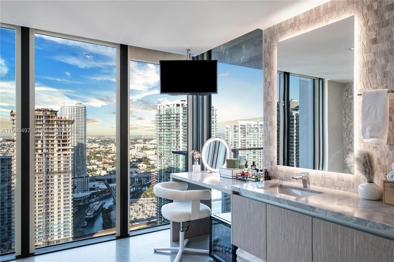 68 SE 6th St, Unit 3711, Miami, FL 33131 Photo