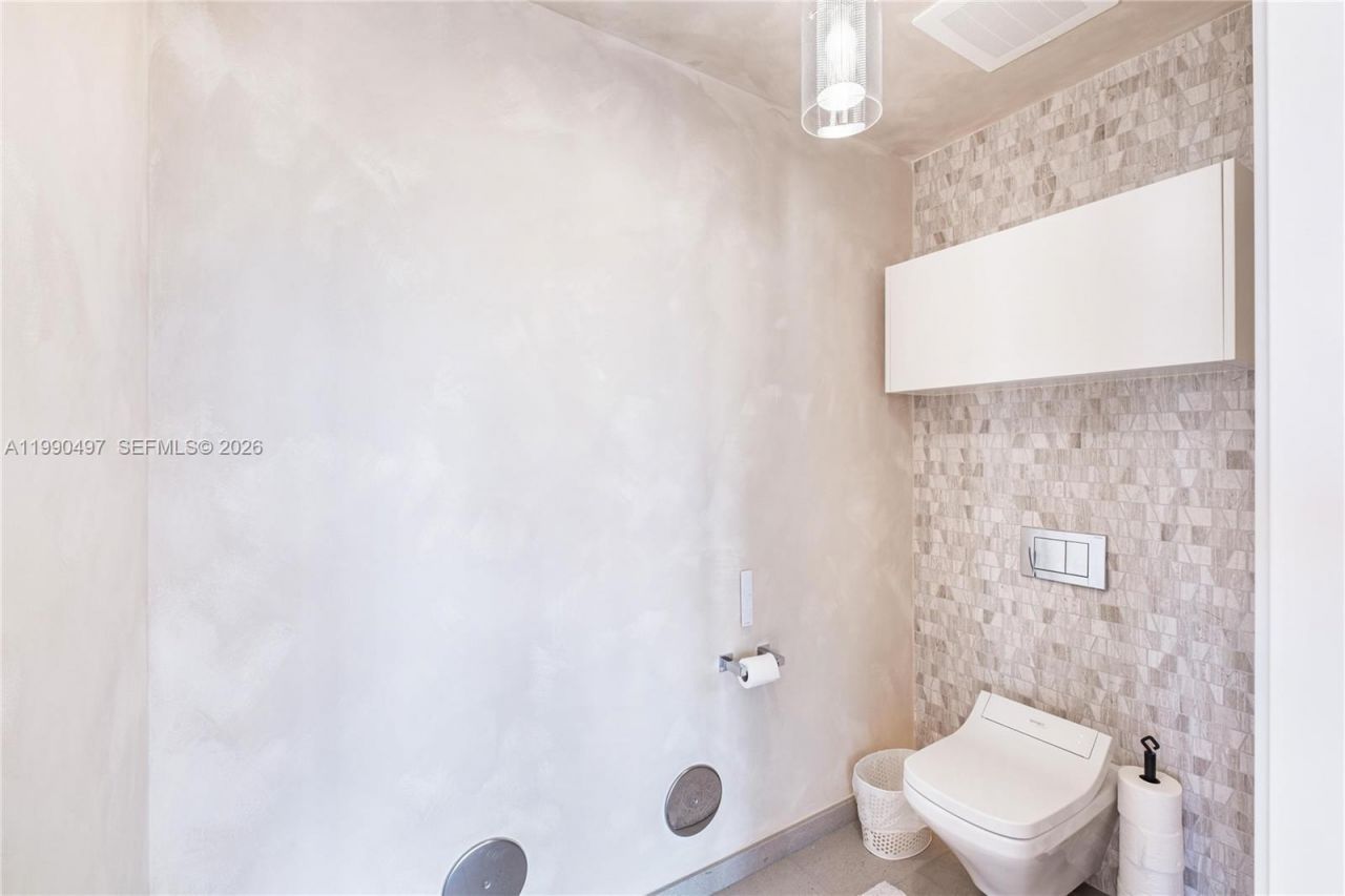 68 SE 6th St, Unit 3711, Miami, FL 33131 Photo