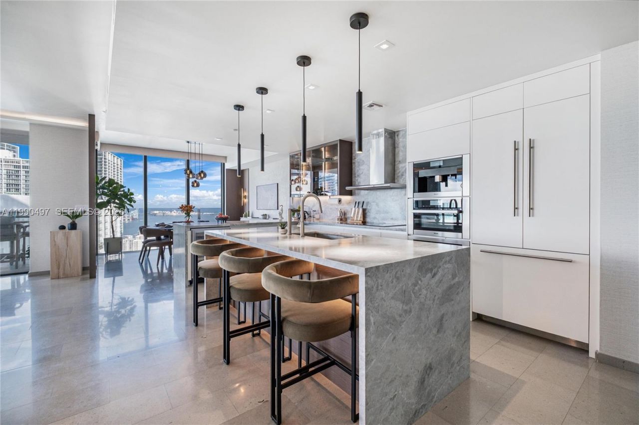 68 SE 6th St, Unit 3711, Miami, FL 33131 Photo