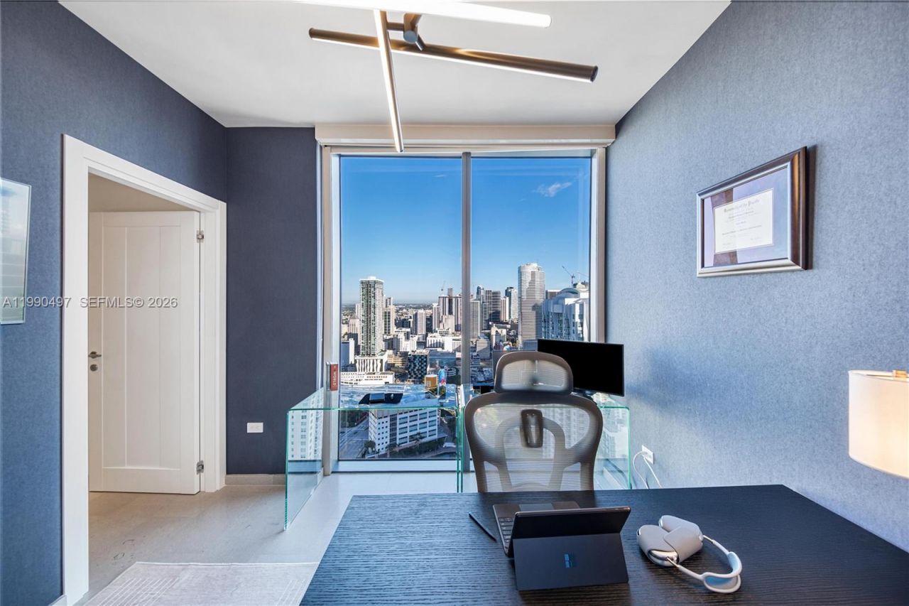 68 SE 6th St, Unit 3711, Miami, FL 33131 Photo