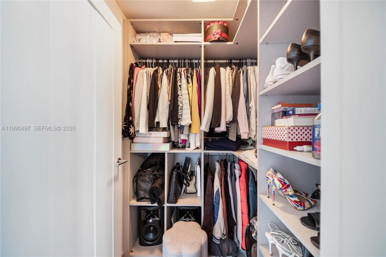 68 SE 6th St, Unit 3711, Miami, FL 33131 Photo