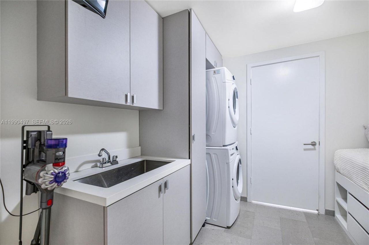 68 SE 6th St, Unit 3711, Miami, FL 33131 Photo