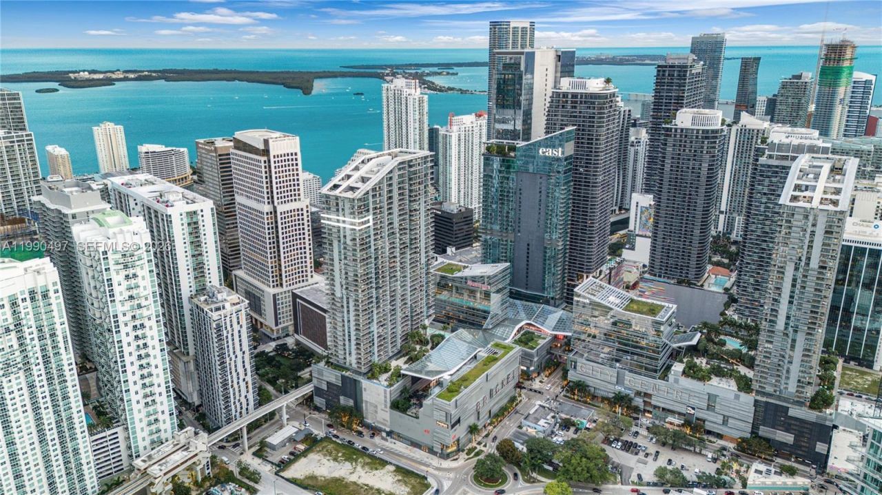 68 SE 6th St, Unit 3711, Miami, FL 33131 Photo