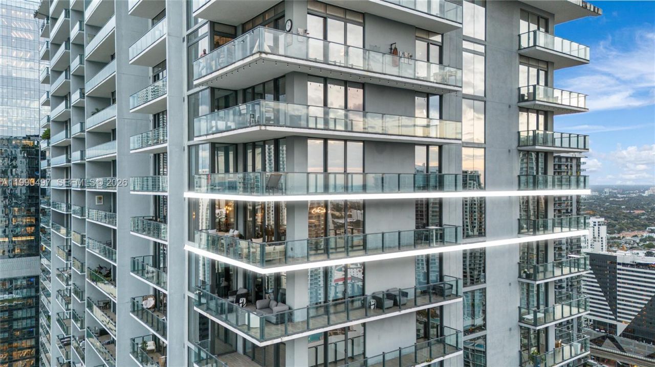 68 SE 6th St, Unit 3711, Miami, FL 33131 Photo