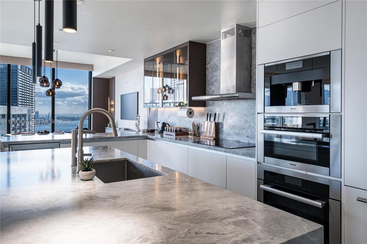 68 SE 6th St, Unit 3711, Miami, FL 33131 Photo