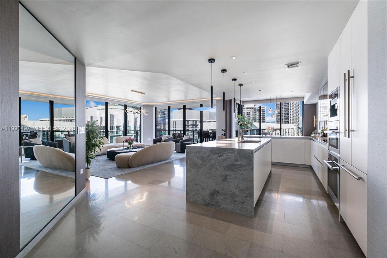 68 SE 6th St, Unit 3711, Miami, FL 33131 Photo