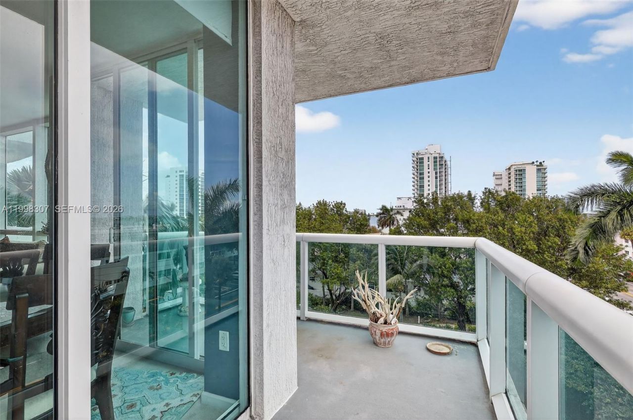 7910 Harbor Island Dr, Unit 406, North Bay Village, FL 33141 Photo