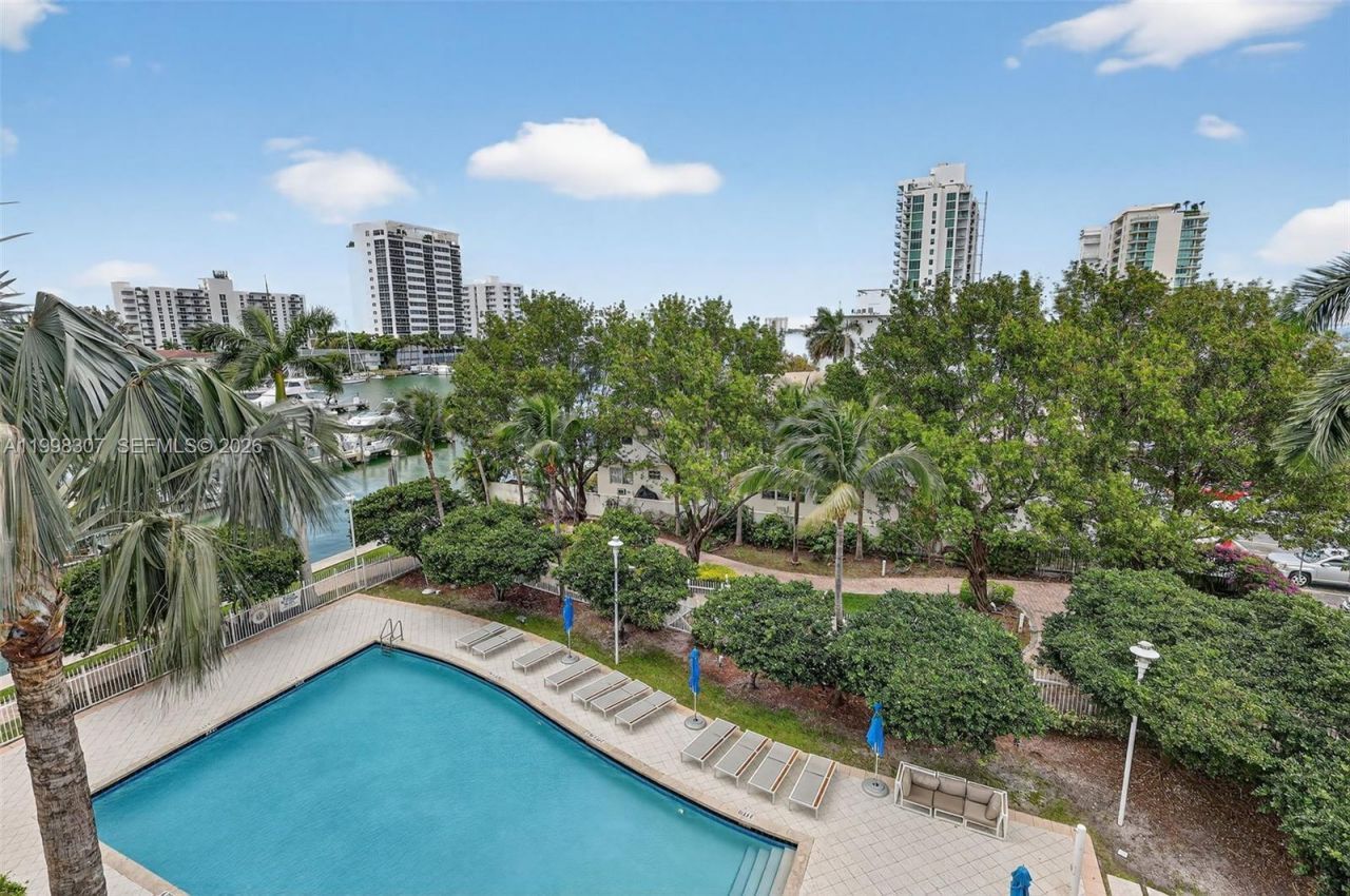 7910 Harbor Island Dr, Unit 406, North Bay Village, FL 33141 Photo