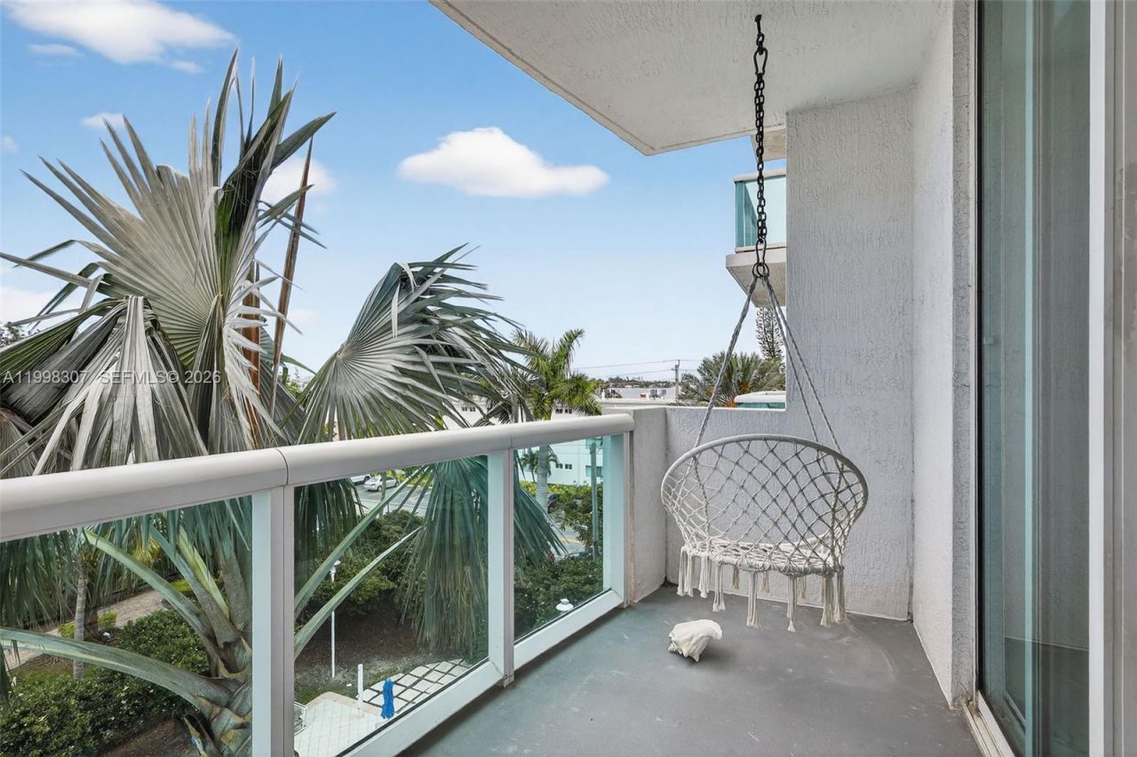 7910 Harbor Island Dr, Unit 406, North Bay Village, FL 33141 Photo