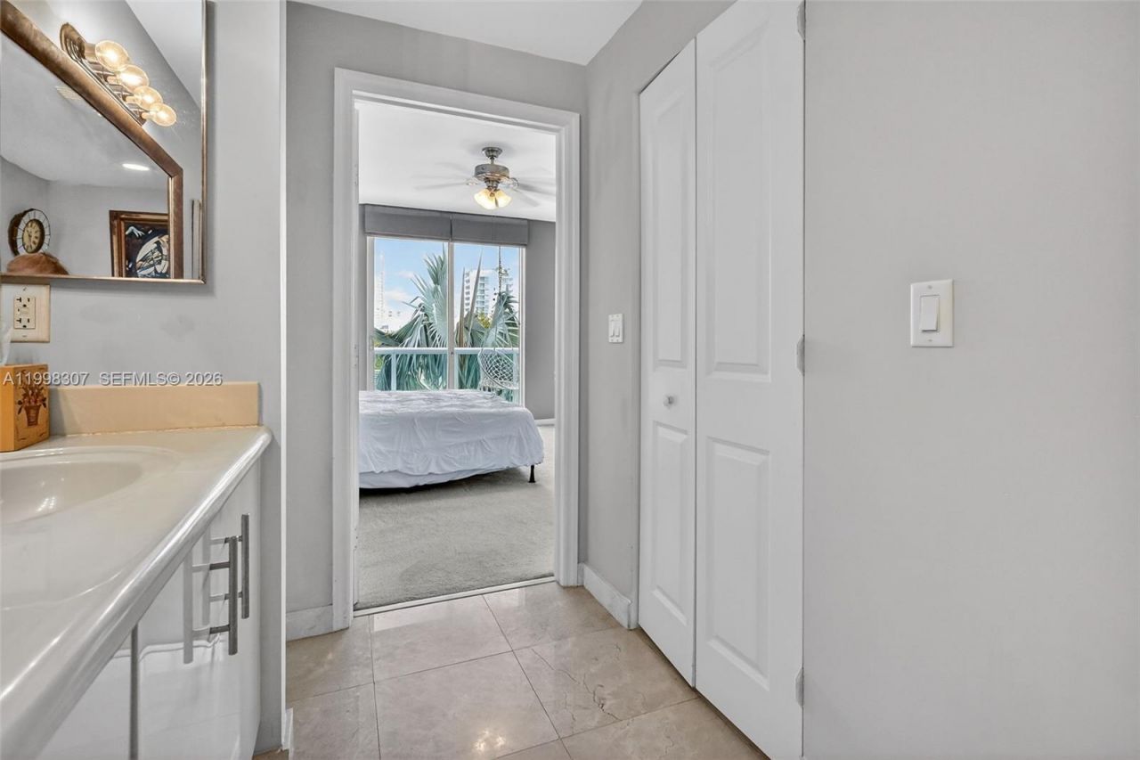 7910 Harbor Island Dr, Unit 406, North Bay Village, FL 33141 Photo