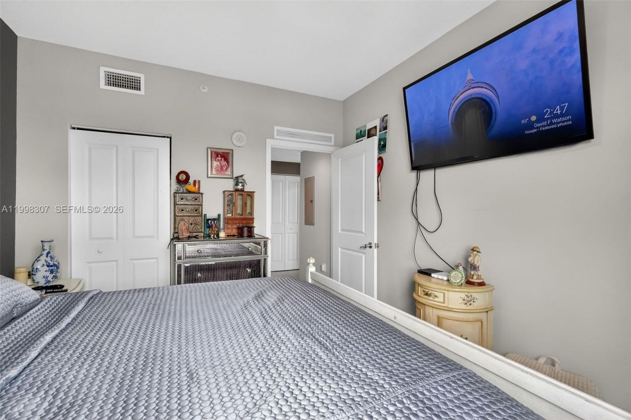 7910 Harbor Island Dr, Unit 406, North Bay Village, FL 33141 Photo