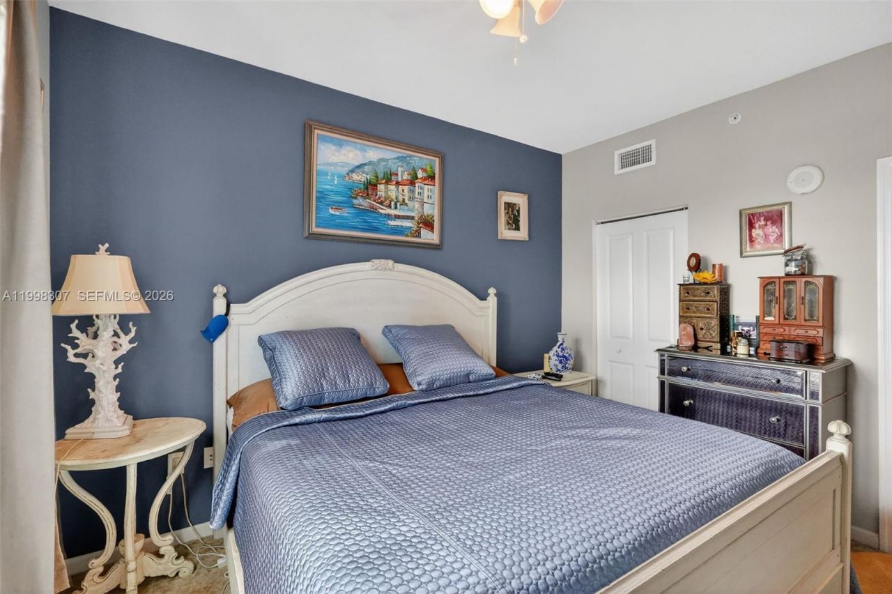 7910 Harbor Island Dr, Unit 406, North Bay Village, FL 33141 Photo