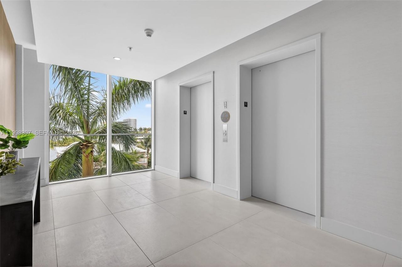 7910 Harbor Island Dr, Unit 406, North Bay Village, FL 33141 Photo