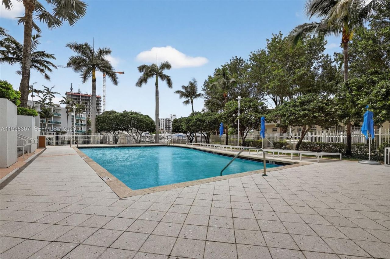 7910 Harbor Island Dr, Unit 406, North Bay Village, FL 33141 Photo