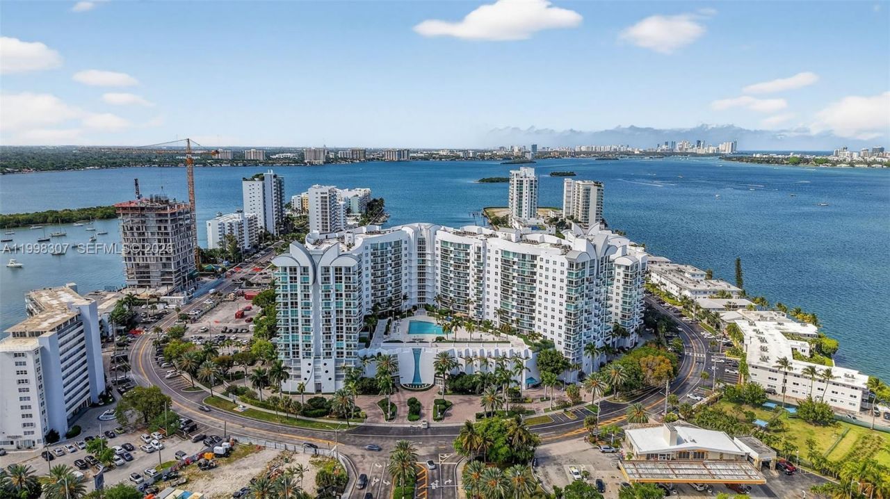 7910 Harbor Island Dr, Unit 406, North Bay Village, FL 33141 Photo