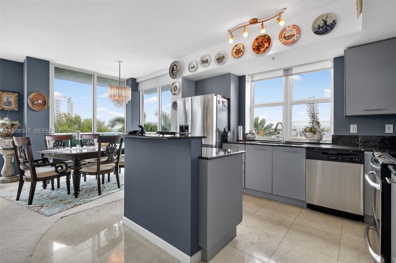 7910 Harbor Island Dr, Unit 406, North Bay Village, FL 33141 Photo