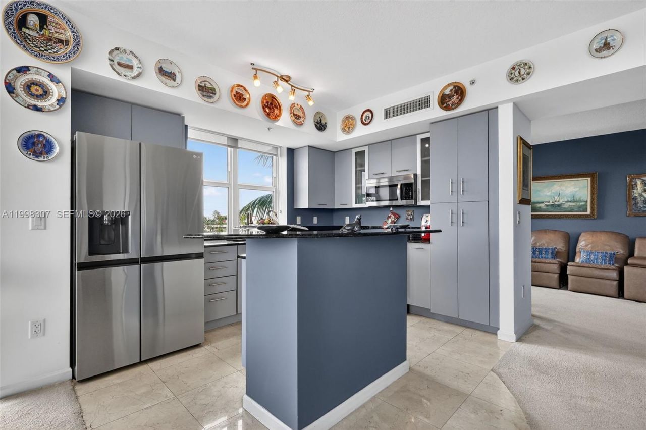 7910 Harbor Island Dr, Unit 406, North Bay Village, FL 33141 Photo