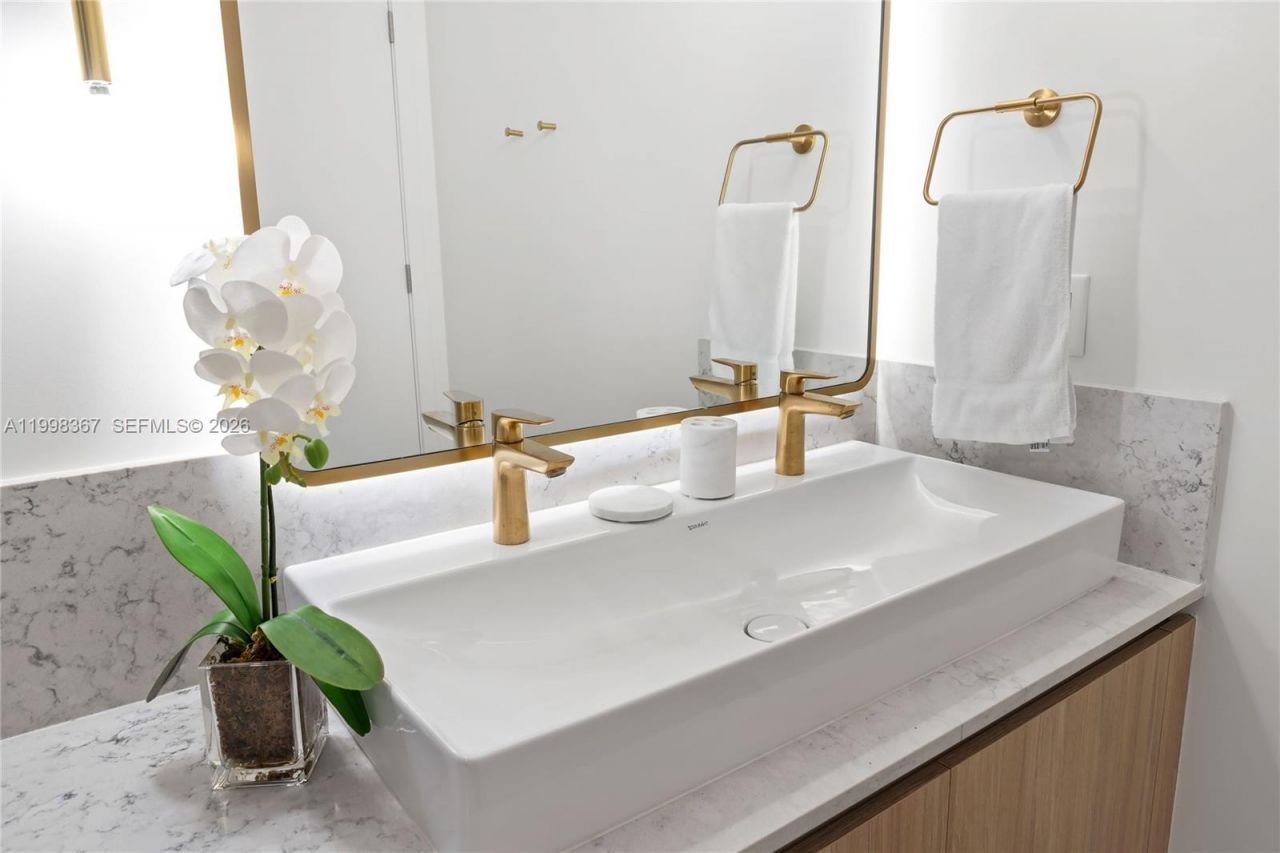 601 NE 1 St, Unit 2716, Miami, FL 33132 Photo