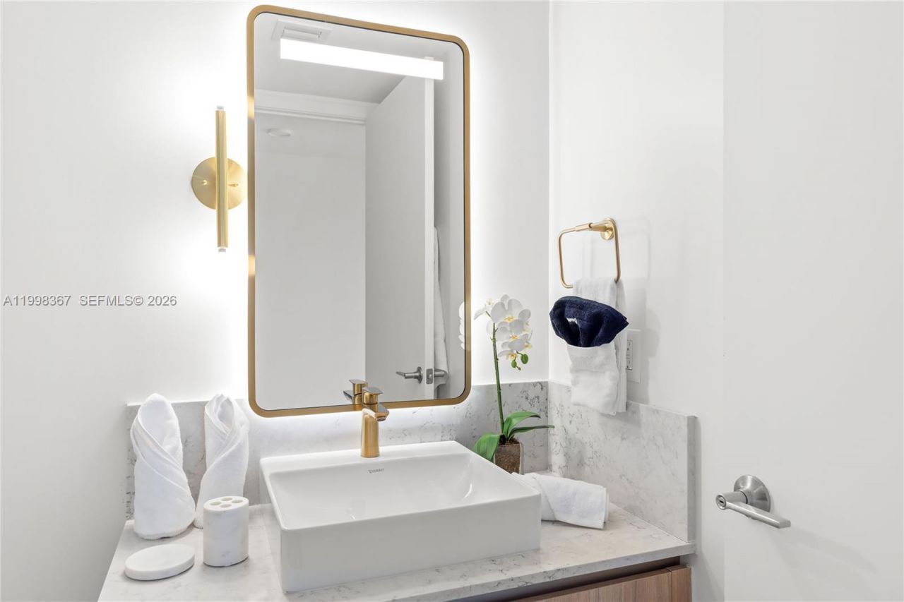 601 NE 1 St, Unit 2716, Miami, FL 33132 Photo