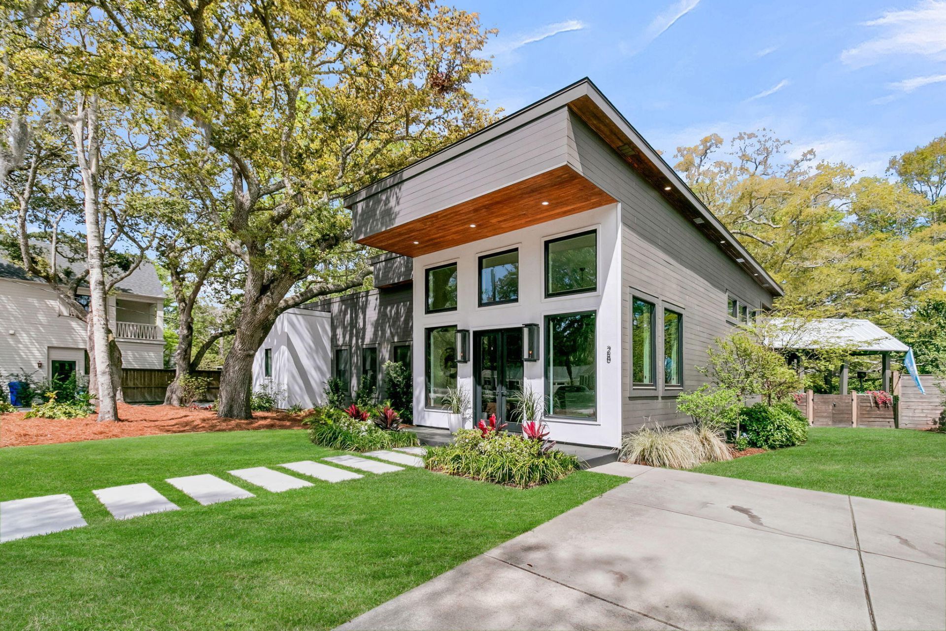 28 Riverdale Drive Photo 4