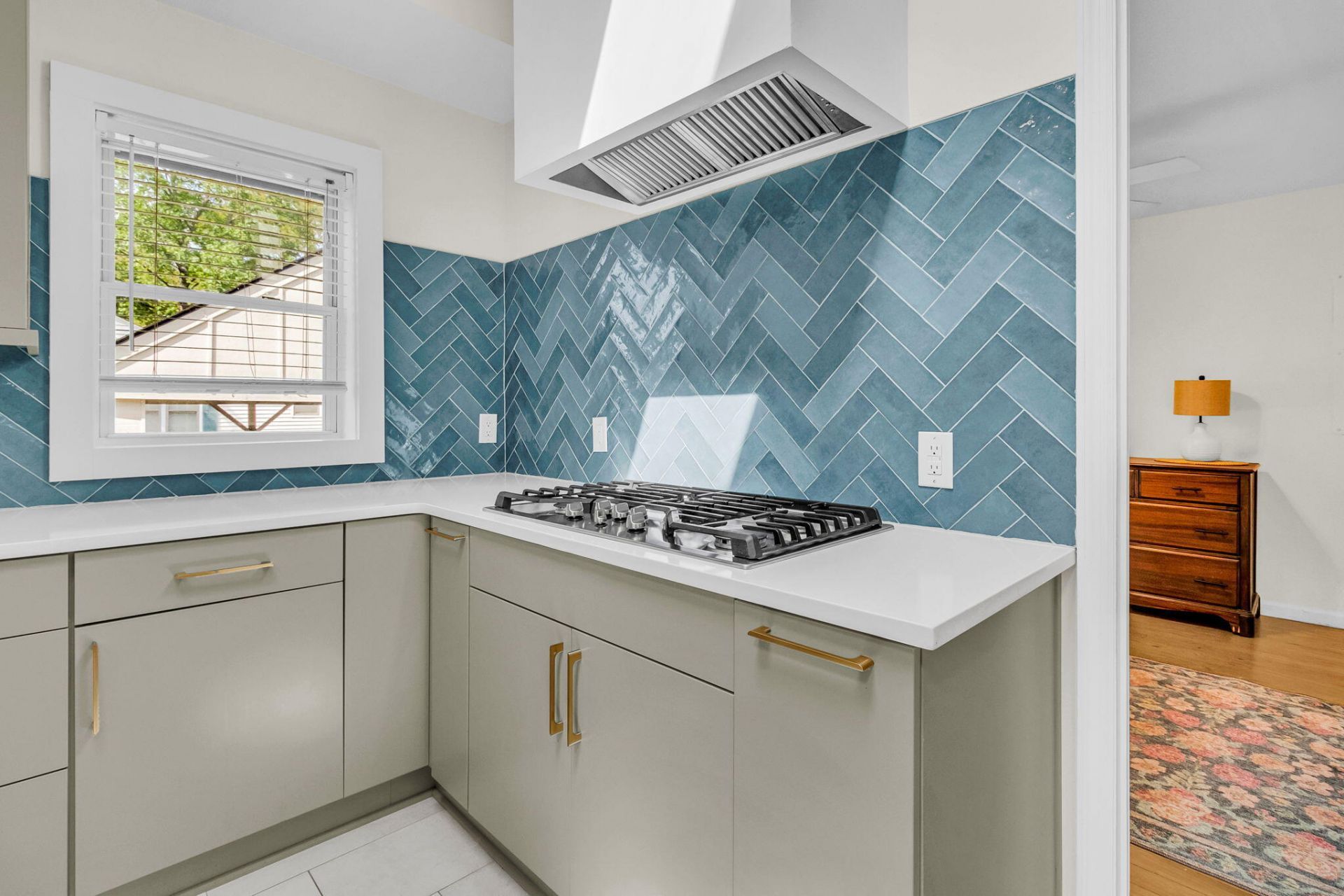 4950 N Rhett Avenue Photo 14