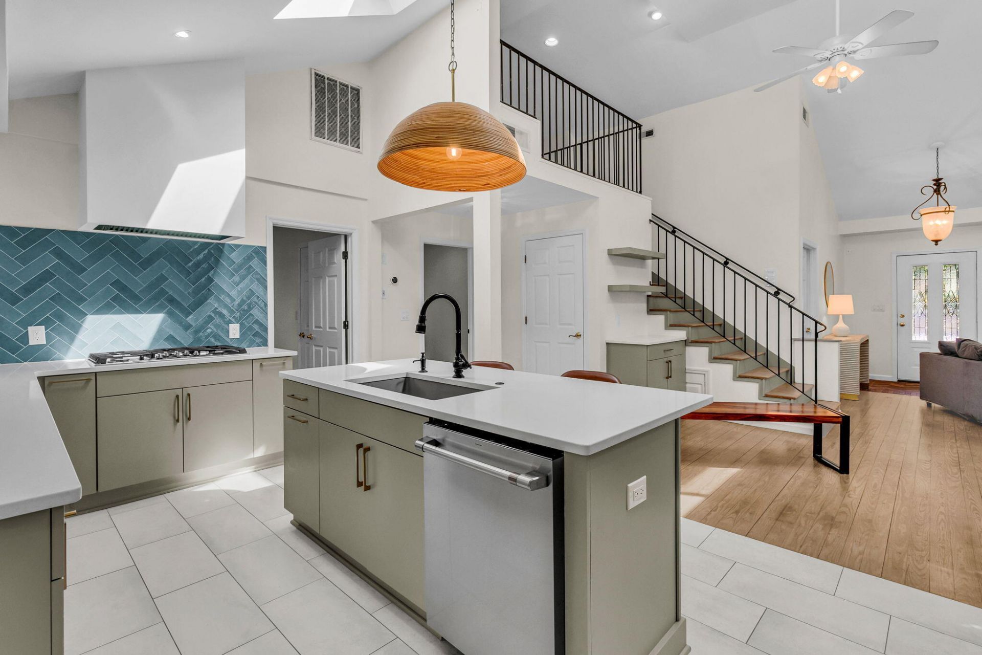 4950 N Rhett Avenue Photo 15