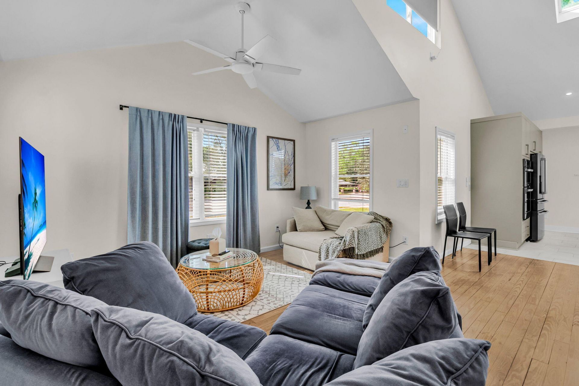 4950 N Rhett Avenue Photo 7