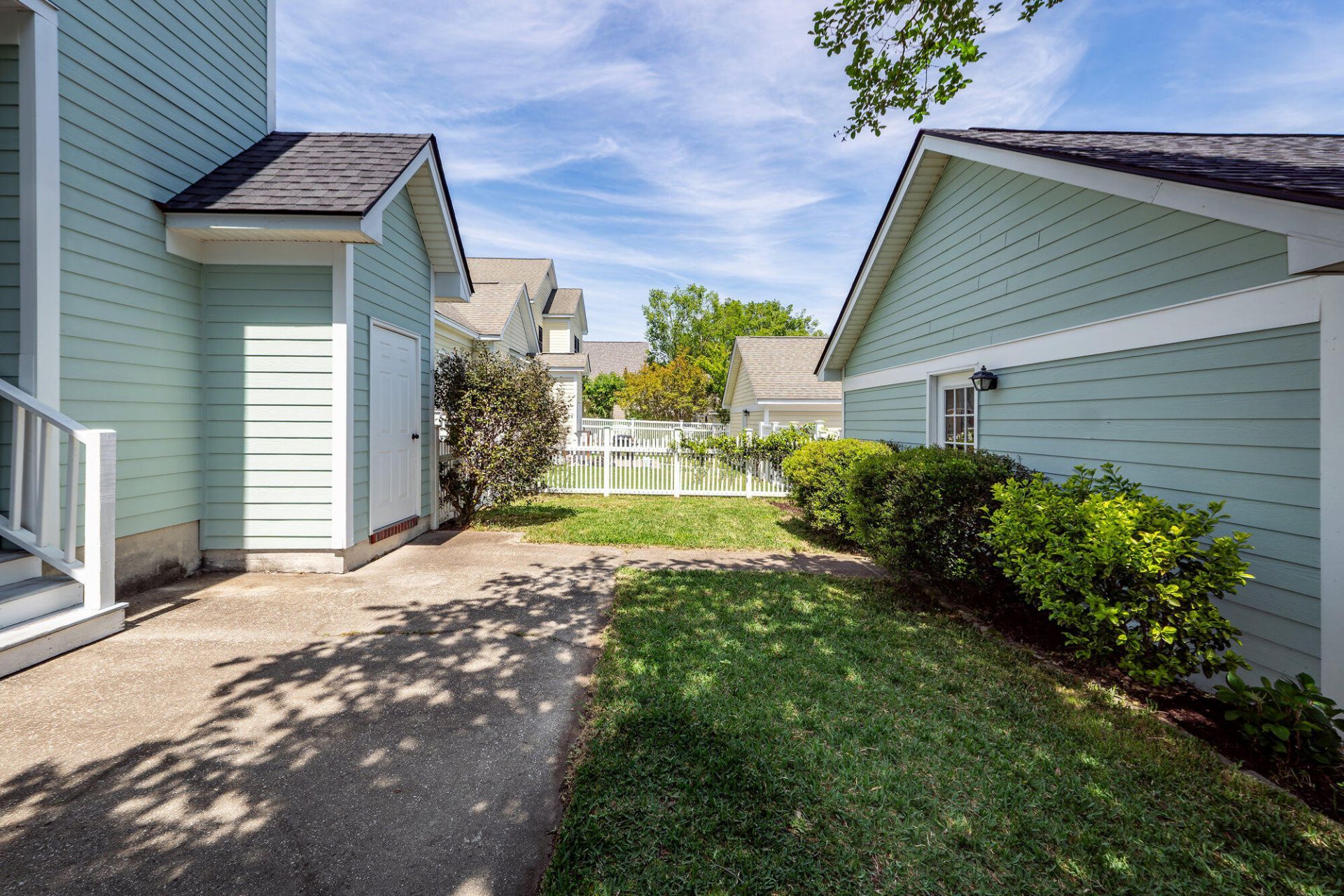 209 Barberry Street Photo 43