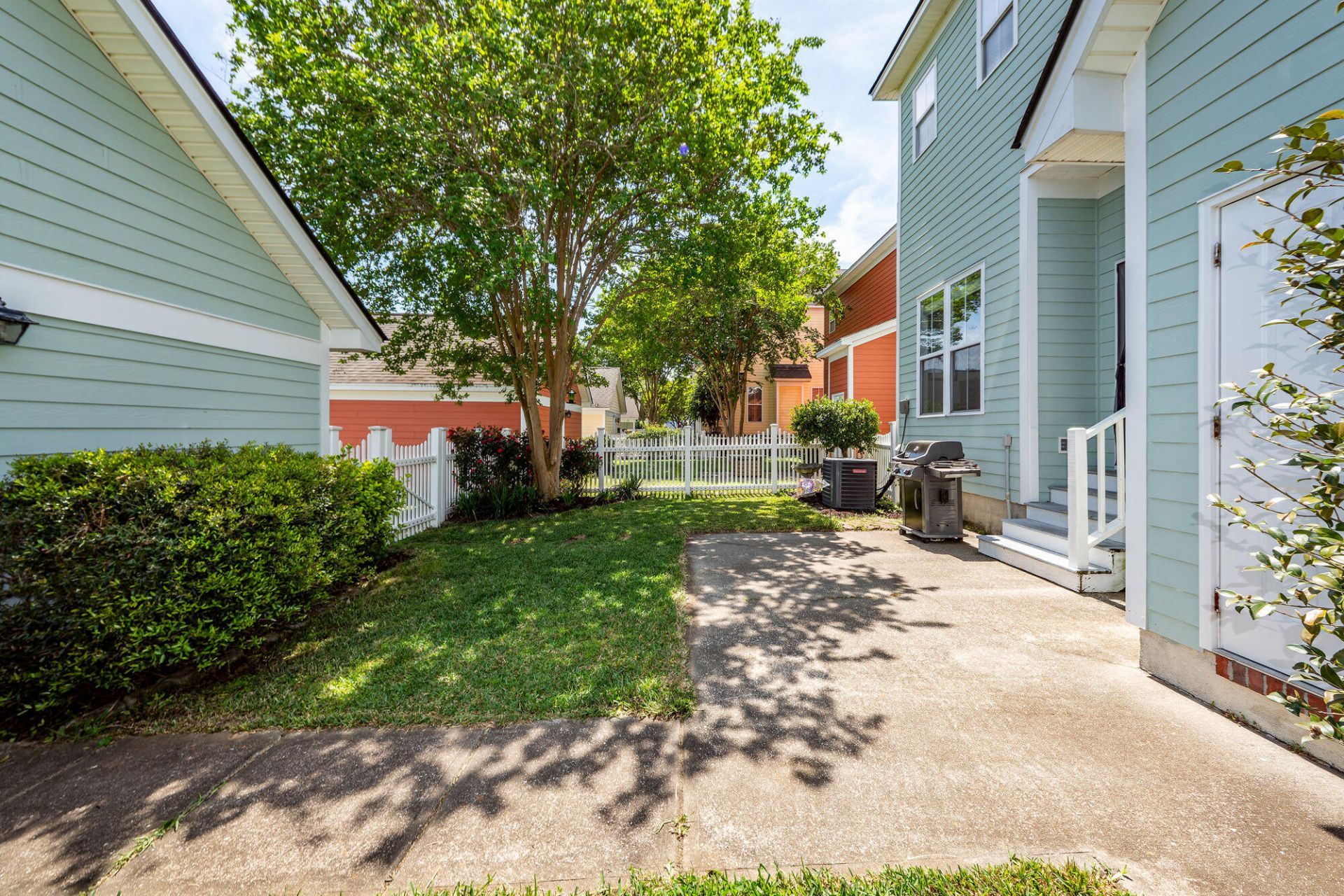 209 Barberry Street Photo 45