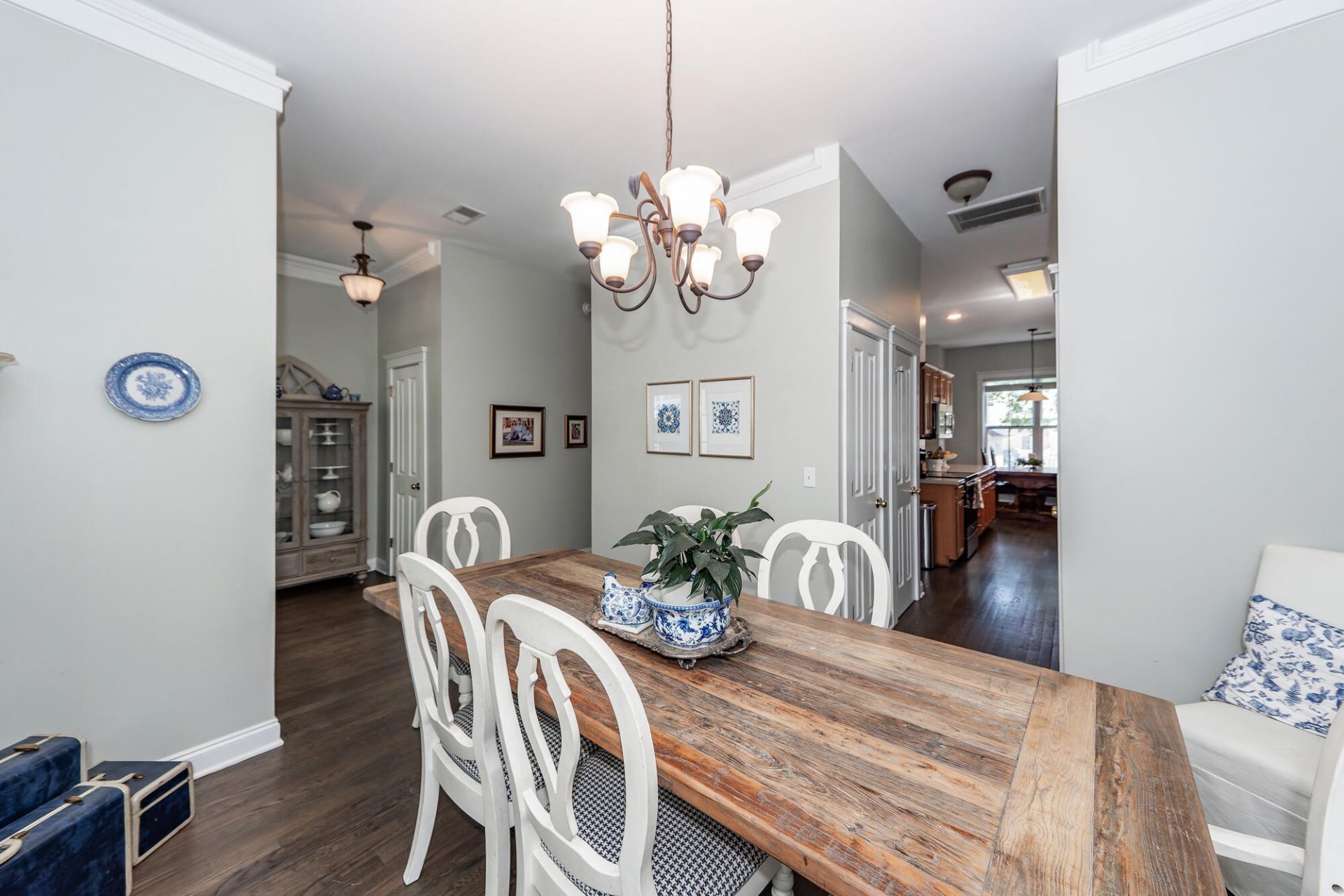 209 Barberry Street Photo 9