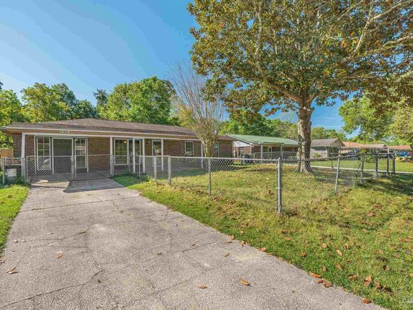 1019 Woodbury Pl, Cantonment, FL 32533