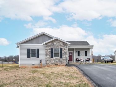 208 Stratford Place, Madison Heights, VA 24572