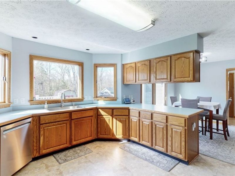 876 Jennifer Trail, Tallmadge, OH 44278 Photo 9