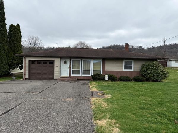 412 N 2nd Avenue, Paden City, WV 26159